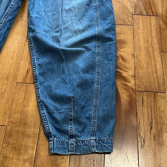 New with Tags Free People -We the Free Sawyer Boyfriend Taper Jeans- Size Small - Picture 6 of 14